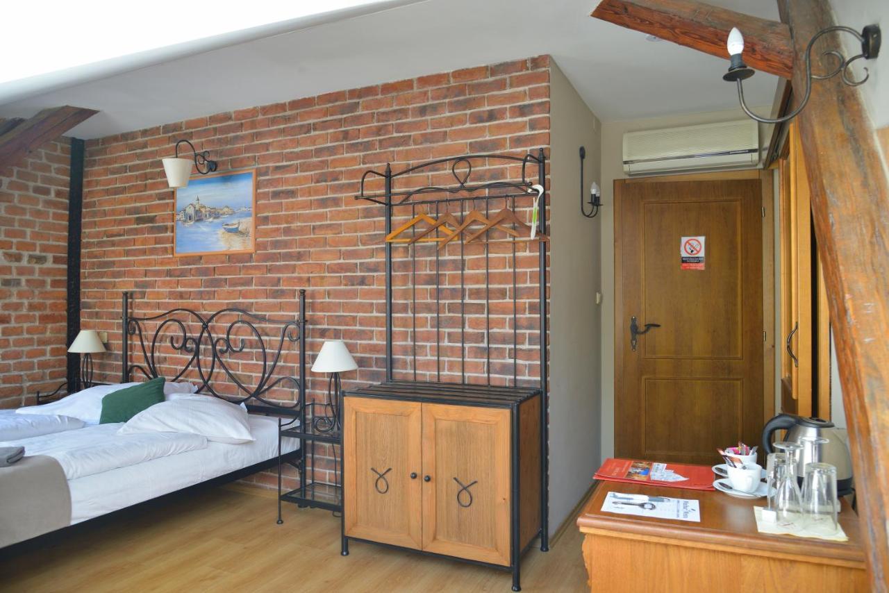 Hotel Via Ironia Vysoké Mýto Buitenkant foto