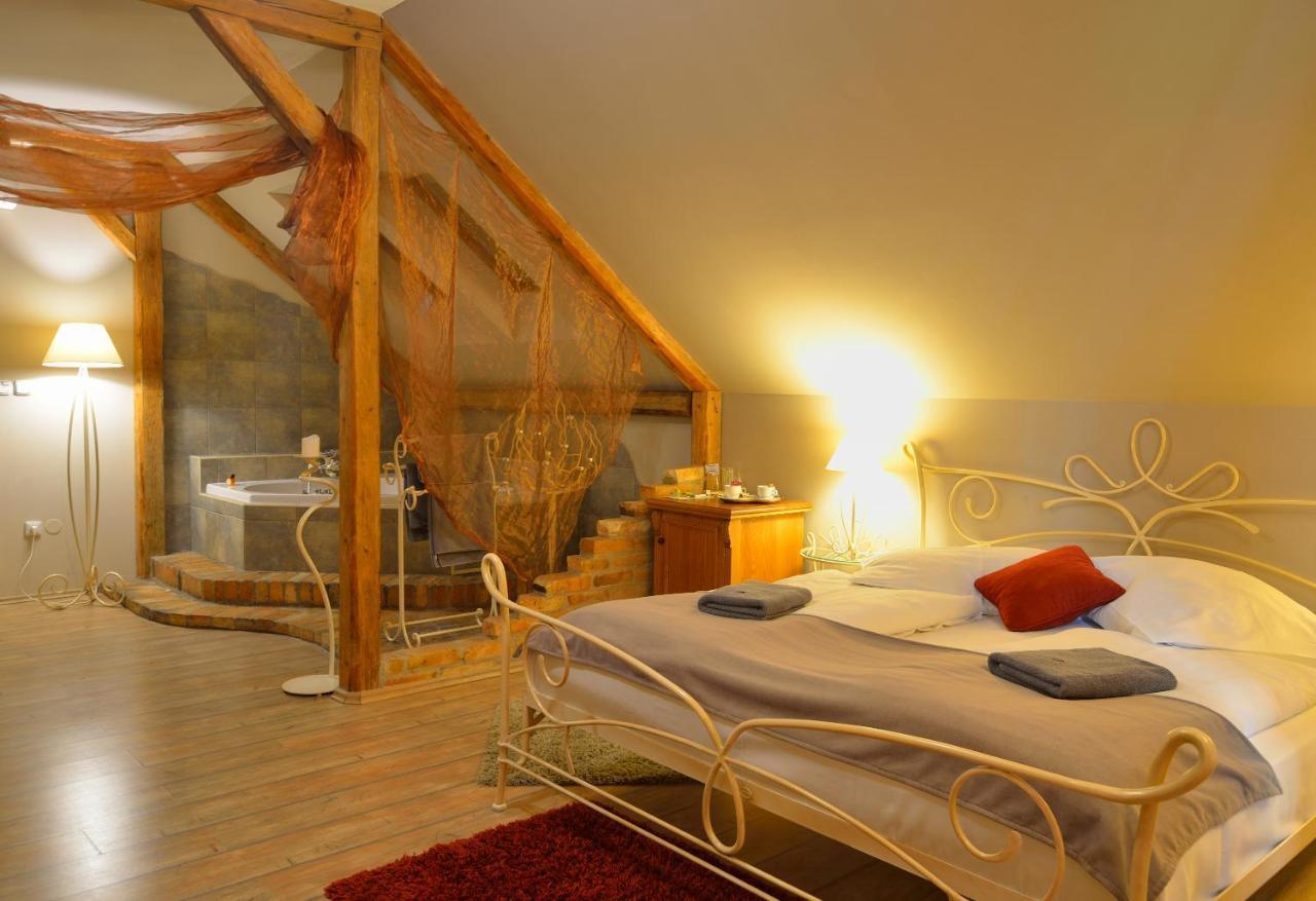 Hotel Via Ironia Vysoké Mýto Buitenkant foto