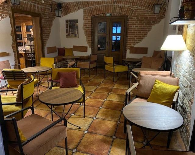 Hotel Via Ironia Vysoké Mýto Buitenkant foto
