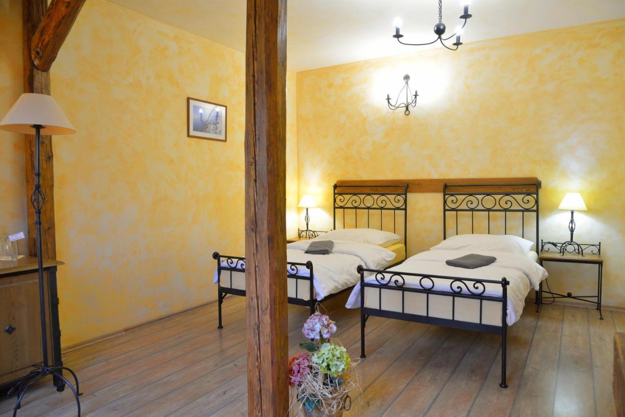 Hotel Via Ironia Vysoké Mýto Buitenkant foto