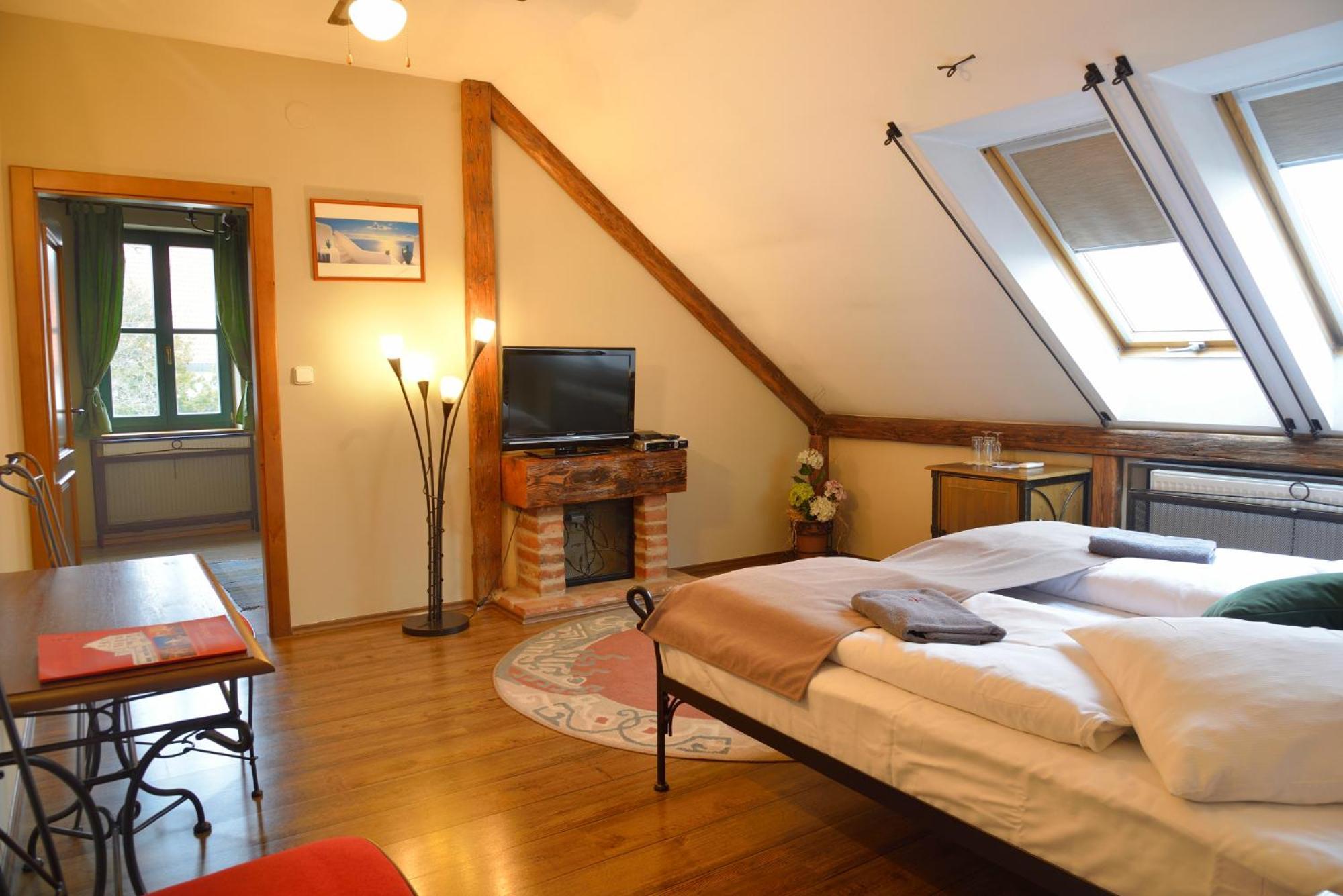Hotel Via Ironia Vysoké Mýto Buitenkant foto