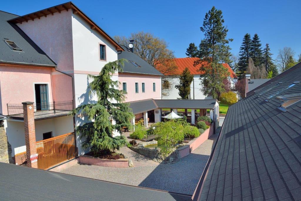 Hotel Via Ironia Vysoké Mýto Buitenkant foto